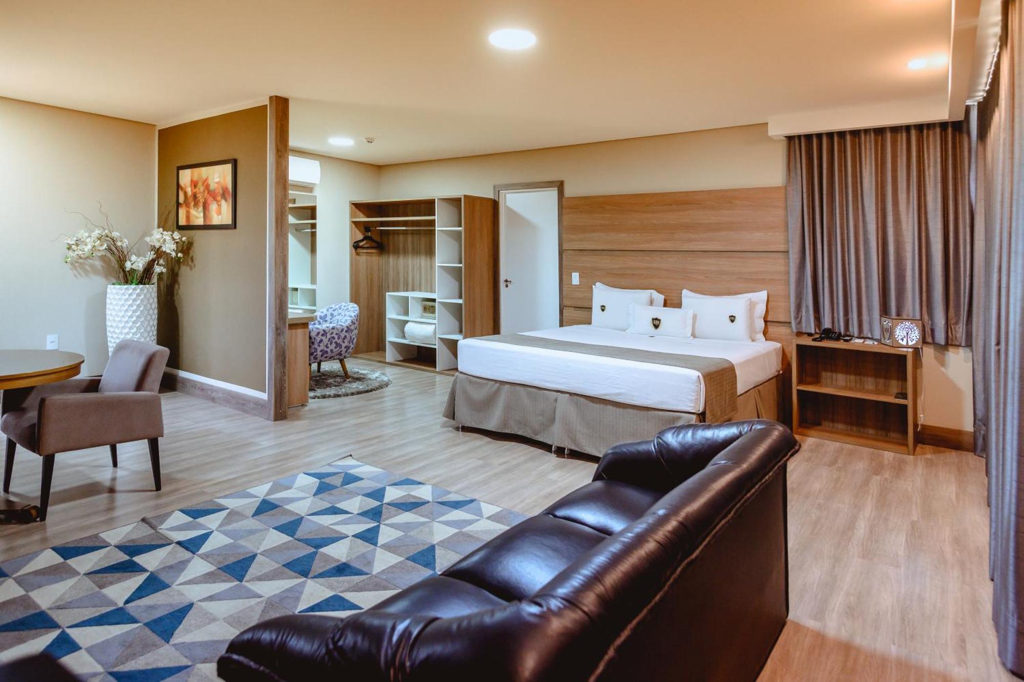 Riellis Center Hotel Ботукату Екстер'єр фото