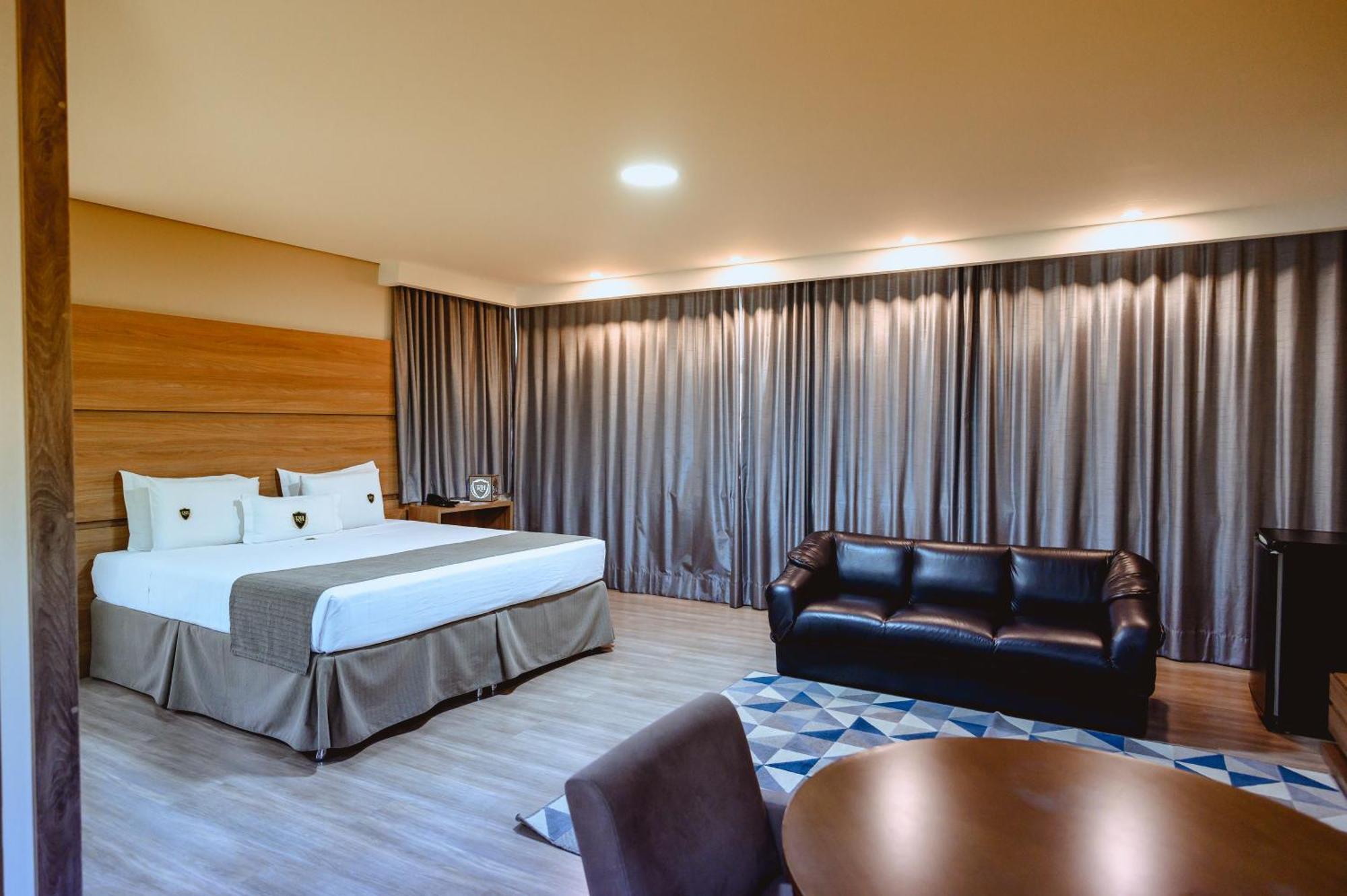 Riellis Center Hotel Ботукату Екстер'єр фото
